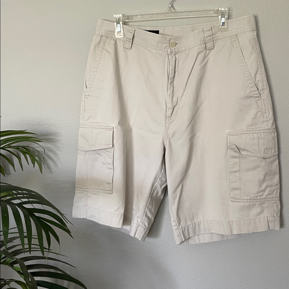 Ashworth Men's Beige Cargo Shorts Size 35